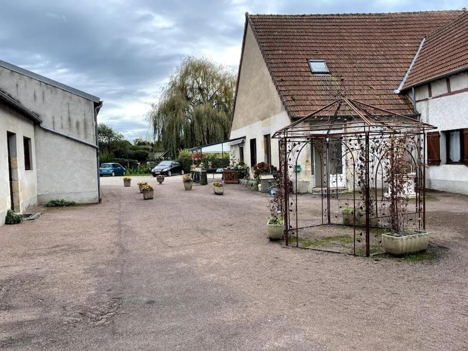 Charmant T2 Au 1Er Dans Residence Avec Parc Arbore 圣皮埃尔－勒穆捷 外观 照片